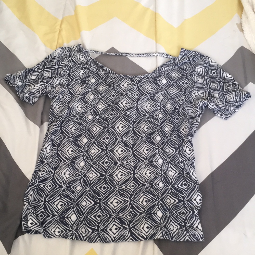 Crop reverse able Aeropostale tee